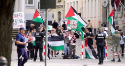 2025. gada 8. augustā Izraēlas prezidenta vizītes laikā pie Rīgas pils notika pikets Palestīnas atbalstam.