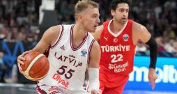 Eiropas čempionāta finālturnīra A apakšgrupas spēle basketbolā vīriešiem starp Latvijas un Turcijas valstsvienībām. Artūrs Žagars.