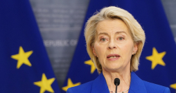 Eiropas Komisijas priekšsēdētāja Urzula fon der Leiena piedalās preses konferencē pēc tikšanās ar Ministru prezidenti Ministru kabinetā.