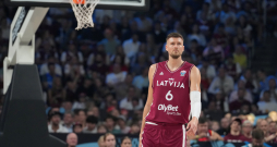 Latvijas basketbola valstsvienības spēlētājs Kristaps Porziņģis Eiropas čempionāta finālturnīra A apakšgrupas spēlē basketbolā vīriešiem starp Latvijas un Portugāles valstsvienībām "Xiaomi arēnā".