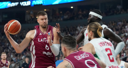 Latvijas basketbola valstsvienības spēlētājs Kristaps Porziņģis Eiropas čempionāta finālturnīra A apakšgrupas spēlē basketbolā vīriešiem starp Latvijas un Portugāles valstsvienībām "Xiaomi arēnā".