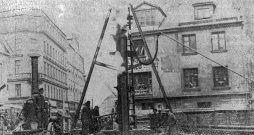 Pāļu dzīšana telefoncentrāles pamatos 1935. gada rudenī.