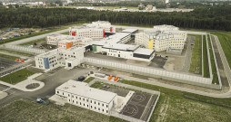 Liepājas cietuma komplekss Alsungas ielā 29 uzbūvēts uz 30,5 ha liela zemesgabala.
