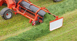 'Kuhn Merge Maxx' vālotājs.