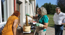 Krāsošana ar sēņu krāsvielām ir aizraujoša nodarbe – gluži kā olu vārīšana sīpolmizās.