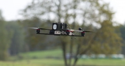 Mācību galvenais uzsvars bija uz moderno tehnoloģiju, īpaši dronu efektīvu pielietošanu.