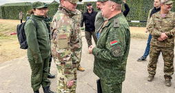 ASV armijas virsnieku viesošanās Krievijas un Baltkrievijas karaspēlēs "Zapad 2025" izrādījās negaidīta, jo amerikāņu novērotāji Krievijas militārajās mācībās nebija fiksēta gadiem.