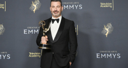 Džimijs Kimels pēc "Emmy" balvas saņemšanas šā gada 7. septembrī.