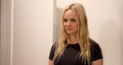 Supermodele Ginta Lapiņa.