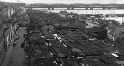 Daugavmalas tirgus 20. gs. 20. gados vairs "nerotāja" Rīgu.