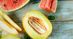 Arbūzi un melones.
