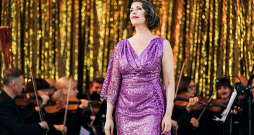 Dziedātāja Antra Jankovska šovasar Operetes festivālā Ikšķilē.