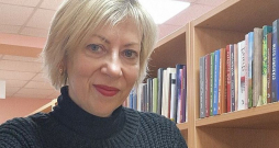 Auces pilsētas bibliotēkas vadītāja Kristiāna Eņģele.