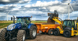 'New Holland Forage Power' darbībā.
