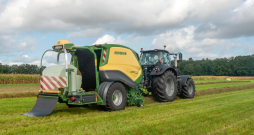 'Combipack HDP CV 165 XC' ietinējprese.  'Combipack HDP CV 165 XC' ietinējprese.