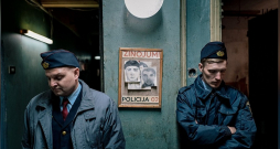 Kadri no filmas "Tumšzilais evaņģēlijs". Kadri no filmas "Tumšzilais evaņģēlijs".