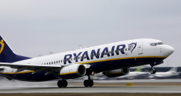Vai tos, kam nav digitālo prasmju, "Ryanair" atstās aiz borta?