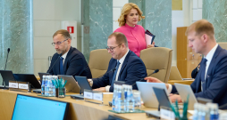Ministru prezidente Evika Siliņa vada Ministru kabineta sēdi.