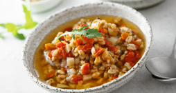 Grūbu zupa ar cauraudzīti. Grūbu zupa ar cauraudzīti.