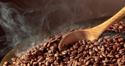 Pētnieki tagad atklājuši vēl vienu iepriekš nezināmu vielu savienojumu, kas mēdz izveidoties tieši kafijas grauzdēšanas procesā.