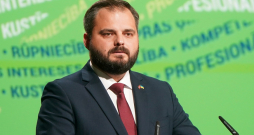 Partijas “Jaunā Vienotība” frakcijas vadītājs Saeimā Edmunds Jurēvics. Partijas “Jaunā Vienotība” frakcijas vadītājs Saeimā Edmunds Jurēvics.