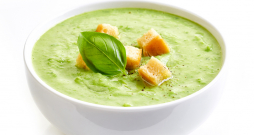 Brokoļu un siera zupa. Brokoļu un siera zupa.