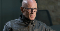 Alvis Hermanis. Alvis Hermanis.