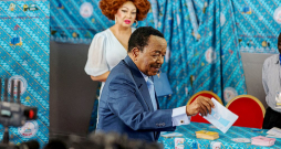 Kamerūnas prezidents Pols Bija. Kamerūnas prezidents Pols Bija.