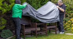 Pareizi sagatavot ziemai āra mēbeles ir ne mazāk svarīgi kā parūpēties par košumaugu ieziemošanu.