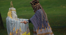 Kristas Burānes dokumentālajā filmā "Visi putni skaisti dzied" mākslinieki – Lelde Goba, Māris Maskalāns, Aivars Petriņš – tērpti Pamelas Butānes dizainētos tērpos, personalizē katru putnu, ļaujot iepazīt un iejusties katrā arī individuāli. Kristas Burānes dokumentālajā filmā "Visi putni skaisti dzied" mākslinieki – Lelde Goba, Māris Maskalāns, Aivars Petriņš – tērpti Pamelas Butānes dizainētos tērpos, personalizē katru putnu, ļaujot iepazīt un iejusties katrā arī individuāli.