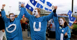 Kvebekas neatkarības piekritēji 1995. gadā. Kvebekas neatkarības piekritēji 1995. gadā.