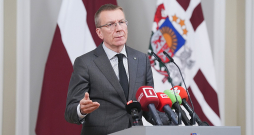 Valsts prezidents Edgars Rinkēvičs, nododot Saeimai otrreizējai caurlūkošanai likumprojektu par izstāšanos no Stambulas konvencijas, aicināja deputātus atstāt šo jautājumu izlemšanai nākamajai Saeimai.