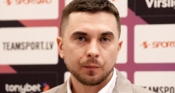 SK "Super Nova" galvenais treneris Ervīns Pērkons. 