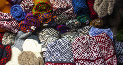 Tirdziņā. Tirdziņā.