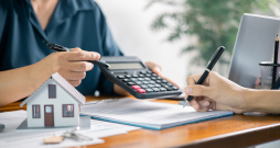 Jaunajā valsts atbalsta programmā "Altum" raudzīs, lai hipotekāro aizdevumu likme nebūtu zemāka par vidējo hipotekāro aizdevumu likmi finanšu tirgū. Jaunajā valsts atbalsta programmā "Altum" raudzīs, lai hipotekāro aizdevumu likme nebūtu zemāka par vidējo hipotekāro aizdevumu likmi finanšu tirgū.