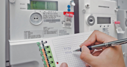 Viedie risinājumi ir atsevišķas ierīces vai to kopas, kas ļauj ēkas īpašniekam ērtāk un vienkāršāk pārvaldīt noteiktas ierīces, ēkā notiekošos procesus un enerģijas patēriņu. Viedie risinājumi ir atsevišķas ierīces vai to kopas, kas ļauj ēkas īpašniekam ērtāk un vienkāršāk pārvaldīt noteiktas ierīces, ēkā notiekošos procesus un enerģijas patēriņu.