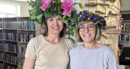 Rojas bibliotekāres Daiga Dambīte (no kreisās) un Iluta Graudiņa. Rojas bibliotekāres Daiga Dambīte (no kreisās) un Iluta Graudiņa.