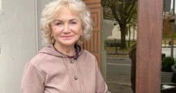 Nama saimniece Vija Cīrule atzīst, ka deviņu gadu darba pieredze ļaujot uz nama apsaimniekošanu palūkoties profesionālāk, bez liekām emocijām.