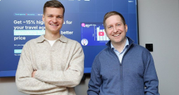 "Mūsu mērķis ir padarīt "Rebookify" par tūrisma tehnoloģiju veiksmes stāstu ne tikai vietējā, bet arī globālā mērogā un piecu gadu laikā kļūt par līderi inovatīvu tehnoloģiju jomā ceļojumu nozarē," saka tūrisma tehnoloģiju jaunuzņēmuma "Rebookify" līdzdibinātāji Matīss Reinis Puriņš (no kreisās) un Agris Ameriks.