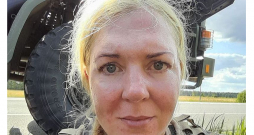 Šis foto tapis militārās nometnes 17. dienas vakarā. Atgriežoties no Iecavas, temperatūra uzkāpusi līdz 38 grādiem un ārste Annai teikusi: "Meitenīt, manā kabinetā drīkst raudāt – malacis, tu izturēji līdz galam, tagad vajadzēs gan mazliet atpūsties."