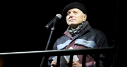 Latvijas Tautas frontes pirmais priekšsēdētājs Dainis Īvāns. 