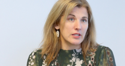 "Latvijā ļoti daudz mežus pērk pircēji no citām valstīm. Mans mērķis ir sniegt meža īpašniekiem zināšanas, kas rosina atstāt mežu savā īpašumā un gūt no tā naudas ienākumus ilgtermiņā, nevis saņemt vienreizēju samaksu. Tā ir valstiski svarīga lieta!"uzskata kooperatīva "Mūsu mežs" vadītāja Aneta Rulle. "Latvijā ļoti daudz mežus pērk pircēji no citām valstīm. Mans mērķis ir sniegt meža īpašniekiem zināšanas, kas rosina atstāt mežu savā īpašumā un gūt no tā naudas ienākumus ilgtermiņā, nevis saņemt vienreizēju samaksu. Tā ir valstiski svarīga lieta!"uzskata kooperatīva "Mūsu mežs" vadītāja Aneta Rulle.