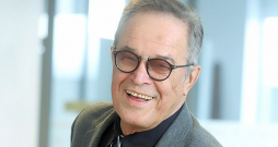 Ivars Kalniņš: "Mūsu stāsts izrādē ir par to, cik jaunā progresa vārdā varam atļauties iznīcināt veco, vai tas būtu arhitektūrā vai jebkurā citā jomā."