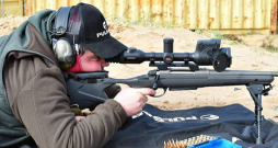 Lai arī medībās termālo tēmēkli Mārtiņš nelieto, to ir interesanti izmēģināt šautuvē.