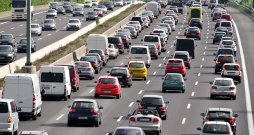 Arī automašīnu pasaulē ir savi visīstākie ilgdzīvotāji, kas jau ilgus gadus paliek pārdošanā un apgrozībā. Arī automašīnu pasaulē ir savi visīstākie ilgdzīvotāji, kas jau ilgus gadus paliek pārdošanā un apgrozībā.