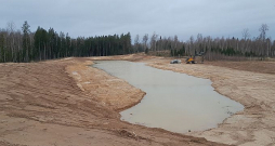 Karjers "Uceni" atrodas Suntažu pagastā, savu nosaukumu tas aizguvis no tuvējām mājām.