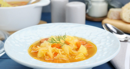 Skābu kāpostu zupa.