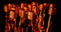 Zelta mikrofoni. Zelta mikrofoni.