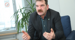 Ingmārs Līdaka: "Man kā zaļajam ar 30 gadu partijas stāžu ir žēl, ka vārds "zaļais" ir apaudzis ar nelāgu pieskaņu un degradēts. Pārmēru ekstrēms zaļums atbaida cilvēkus."