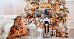 Tikai XIX gadsimtā piedzima šodienas Ziemassvētki – ģimenes svētki skaļa ielu burziņa vietā.